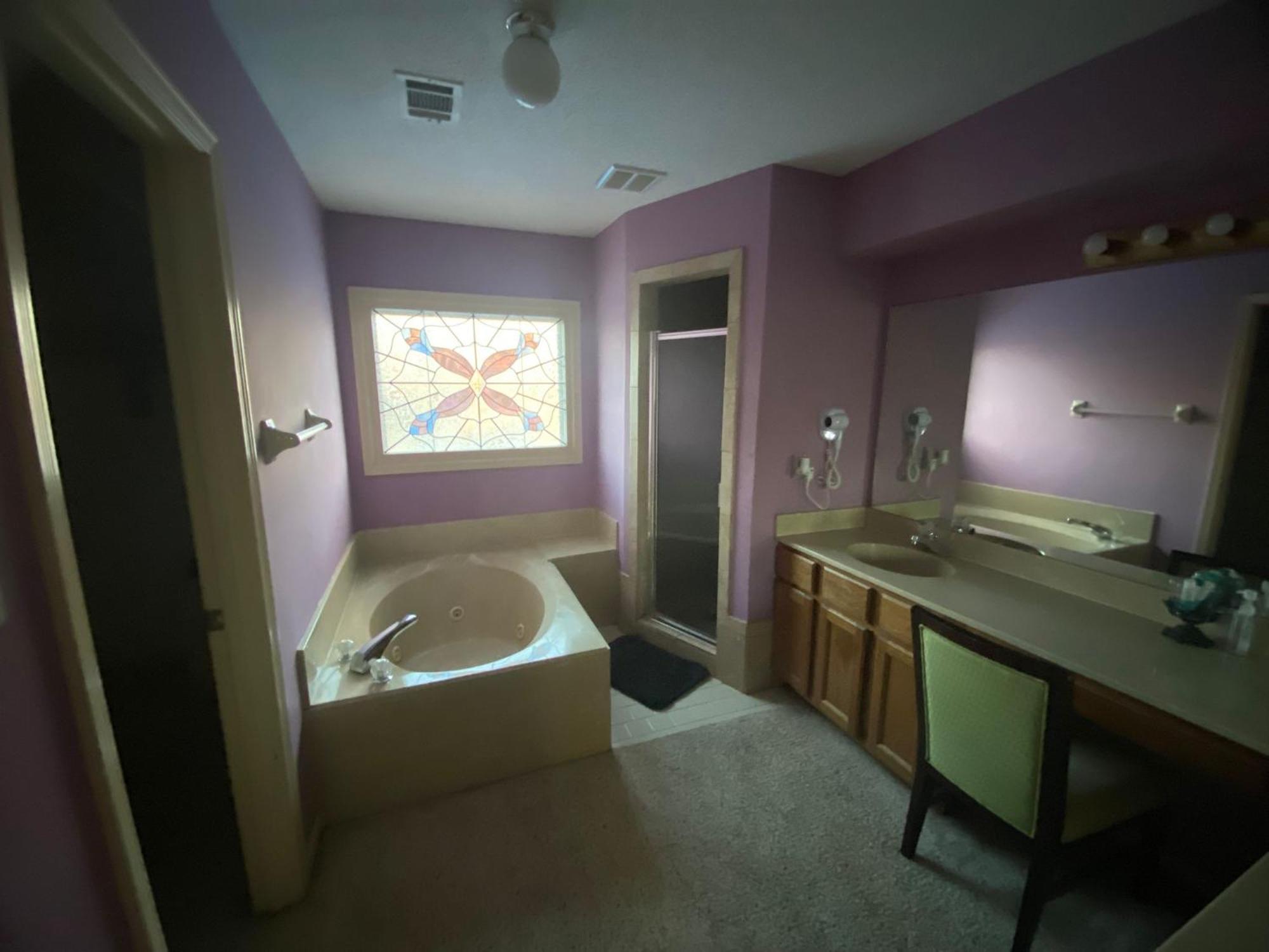 Peaceful & Elegant Sleeps 16 With Pool Near Mall Memphis
