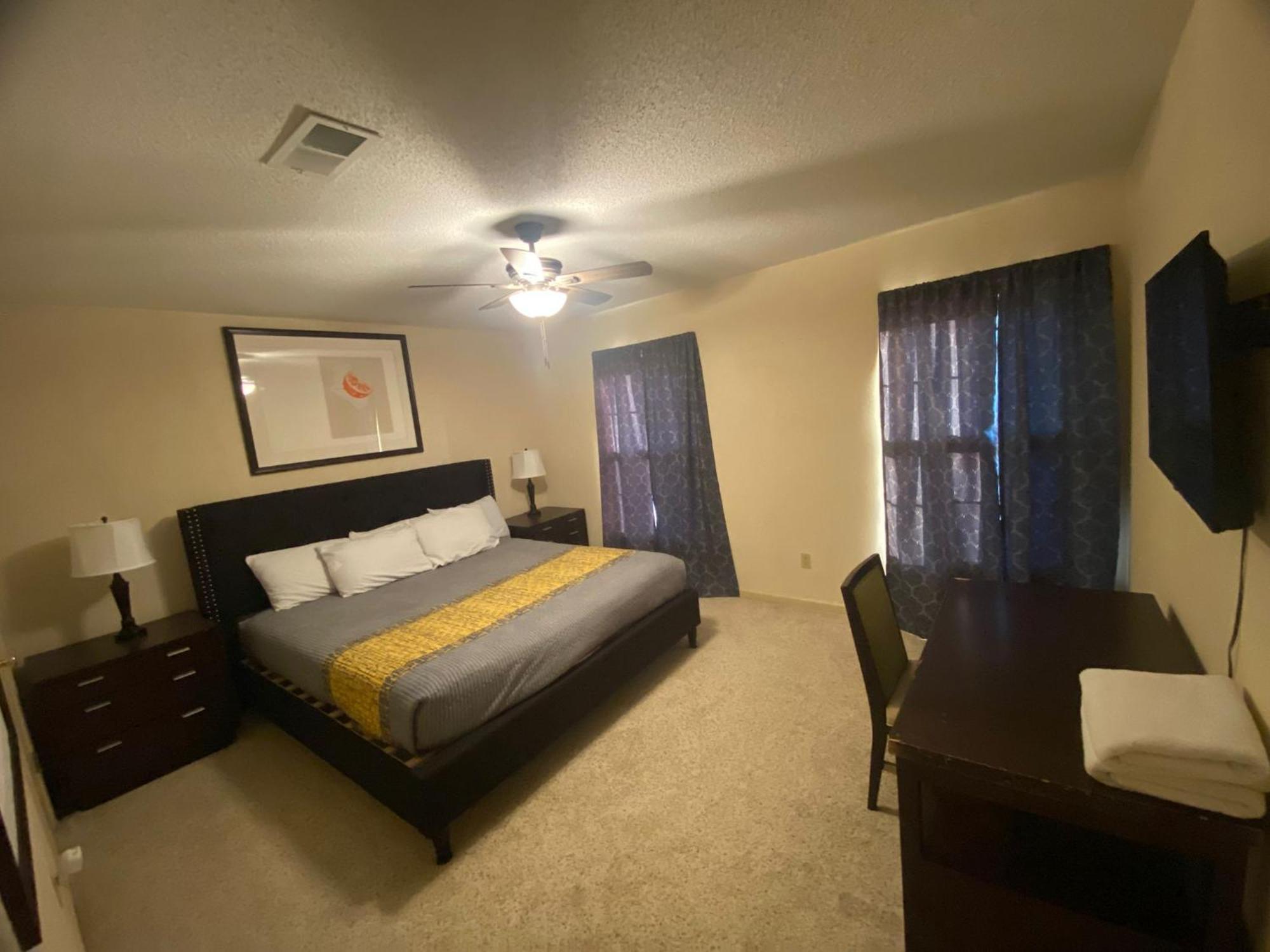 Peaceful & Elegant Sleeps 16 With Pool Near Mall * Memphis